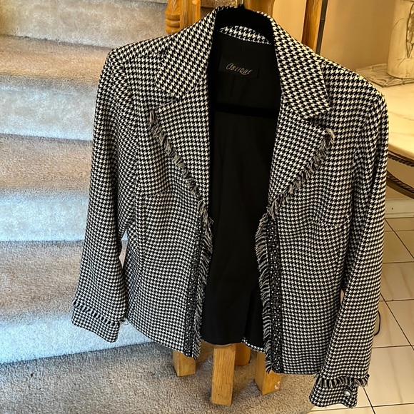 Houndstooth blazer with beads and pearl buttons - Picture 1 of 15